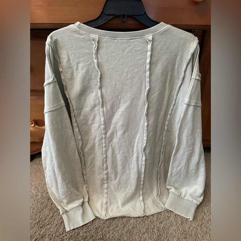 Easel Casual Light Gray Top - Picture 2 of 4